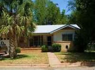 407 W Luce St, Llano, TX 78643