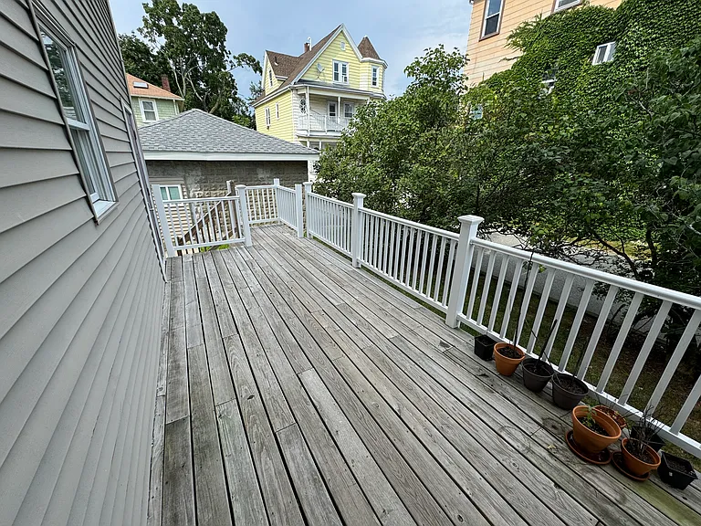 145 Surrey St #1 — Photo 9