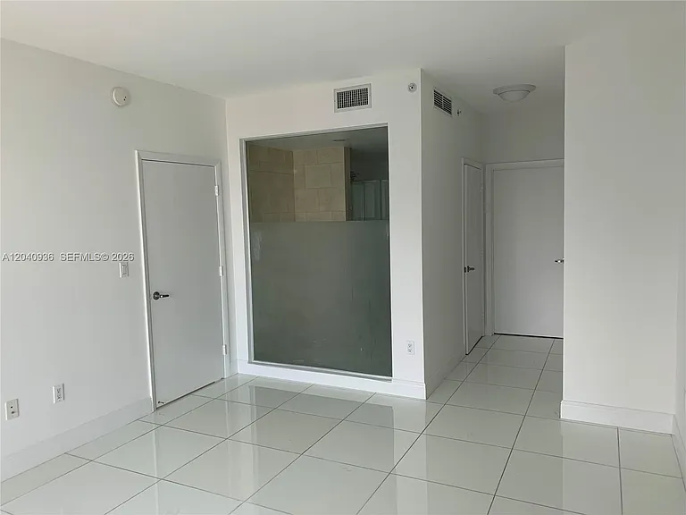 90 SW 3rd St #3610 — Photo 9