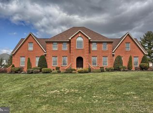 135 Club Ter, Lebanon, PA 17042
