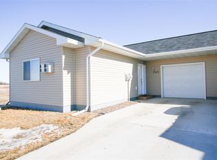 1565 47th Loop SE, Minot, ND 58701