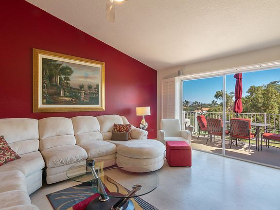 5th image of 687 Vista Lago Cir N