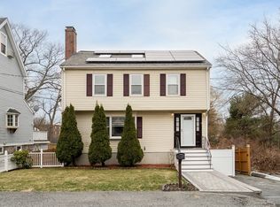 8 Grouse St, West Roxbury, MA 02132