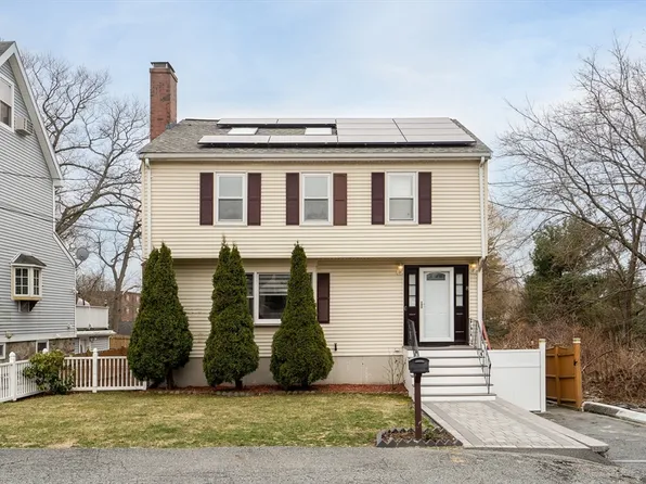 8 Grouse St, West Roxbury, MA 02132