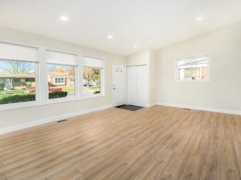 19304 Beaverland St — Photo 5