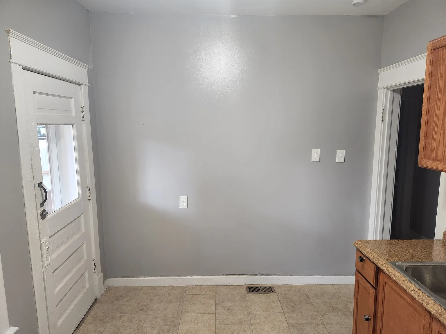2 bed, 1100 sqft, $1,300 — Photo 1