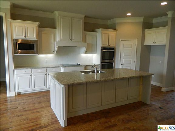 2nd image of 463 Creekside Dr