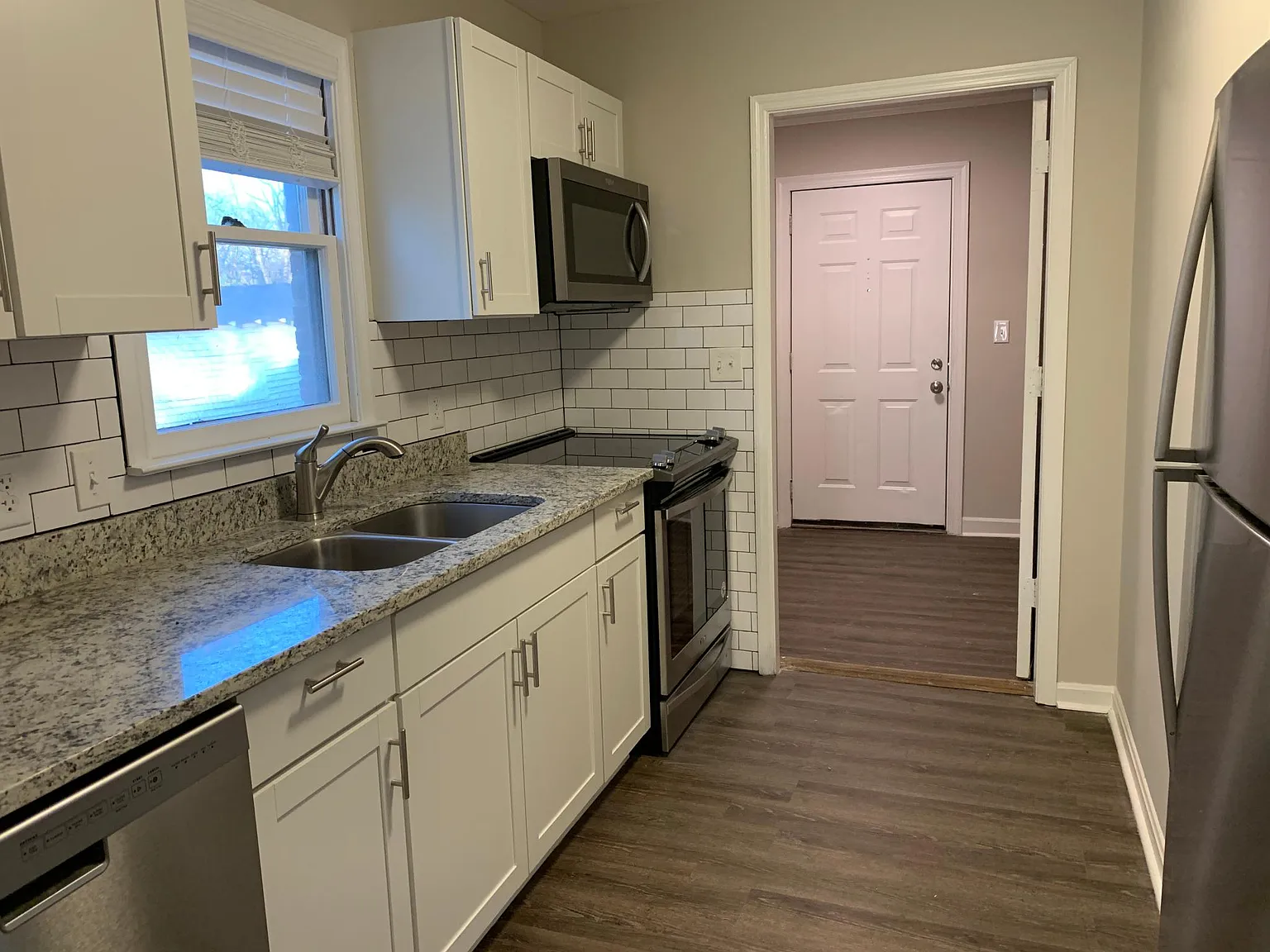 2 bed, 900 sqft, $1,400 — Photo 4