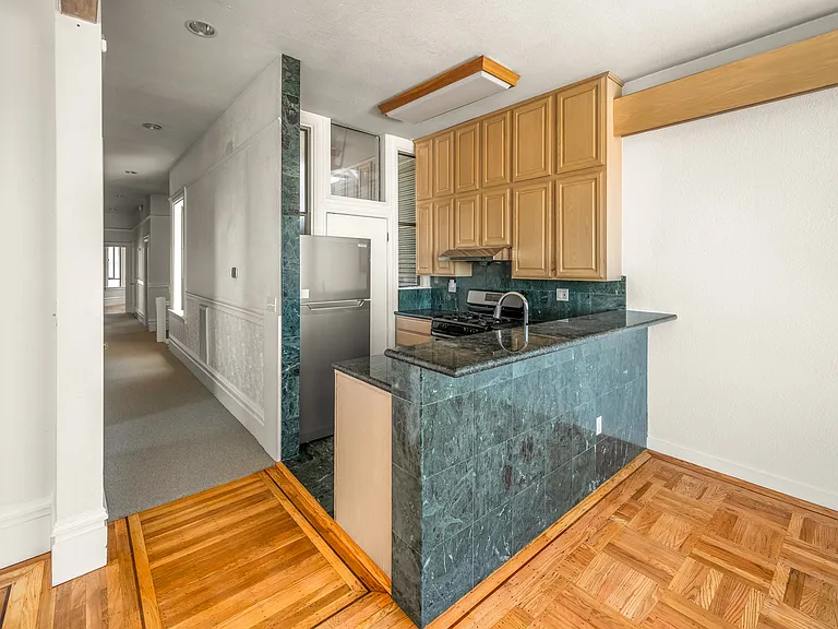 838 Green St — Photo 28