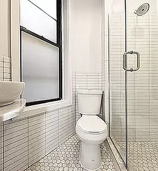 257 W 21st St #1W — Photo 6