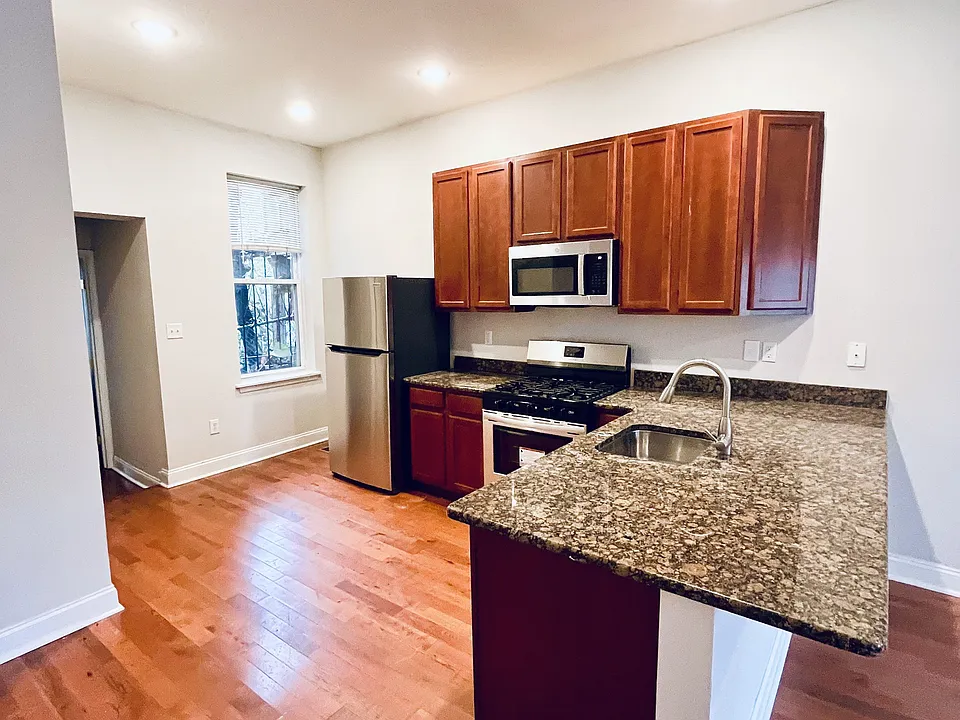1009 - Kitchen2