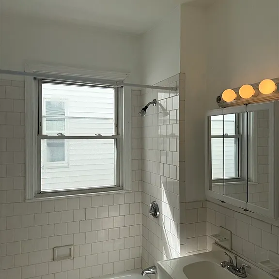 8 Astoria St #2 — Photo 6