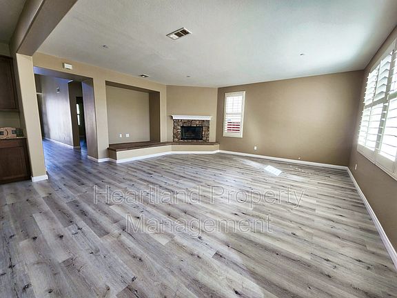 3rd image of 2967 Burnet Dr