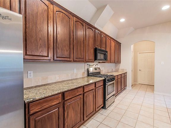 5th image of 7841 Whitehart St
