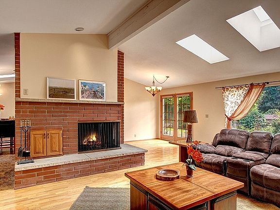 2nd image of 12405 SE 26th Pl