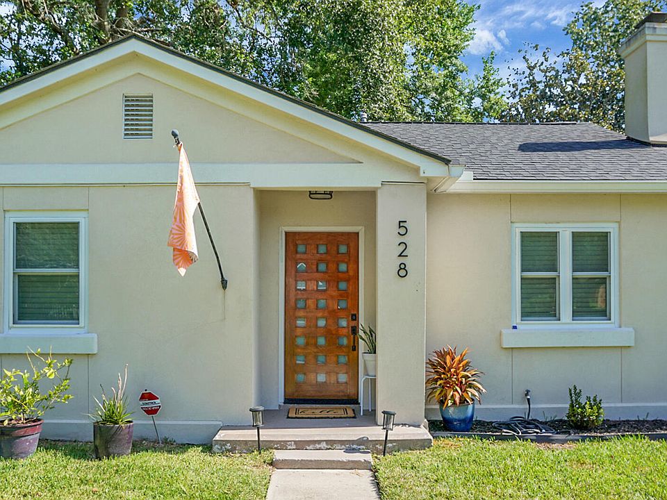 1st image of 528 Parkwood Estates Dr