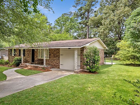 3rd image of 411 Forest Cir