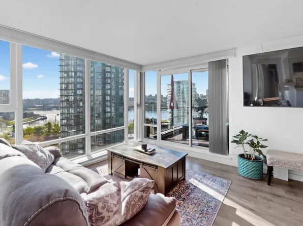 455 Beach Cres #1501, Vancouver, BC V6Z 3E5