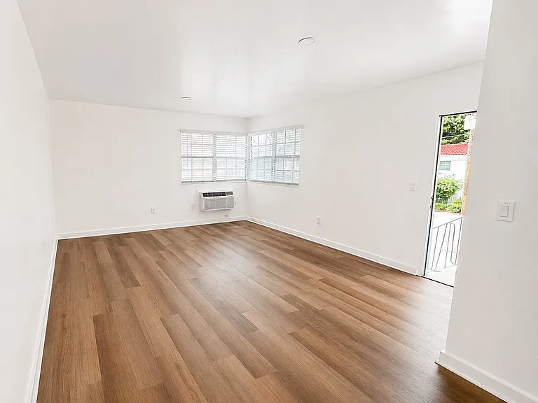 500 #15 - living room