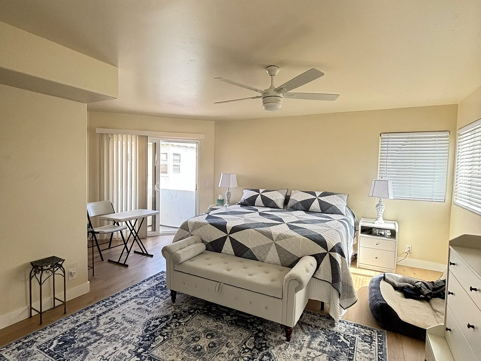819 Avalon Court - B — Photo 2