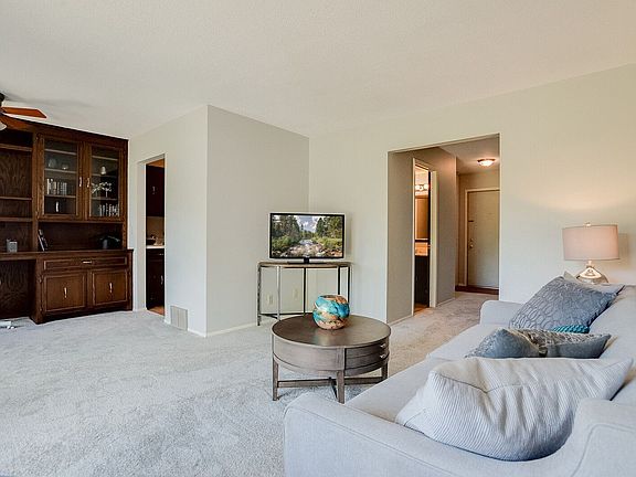 4th image of 87 River Woods Ln
