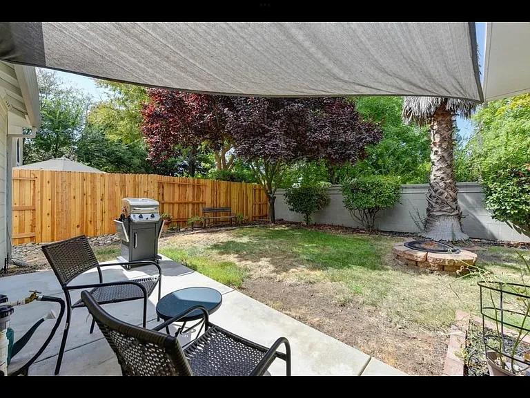 2329 Tuscany St — Photo 16