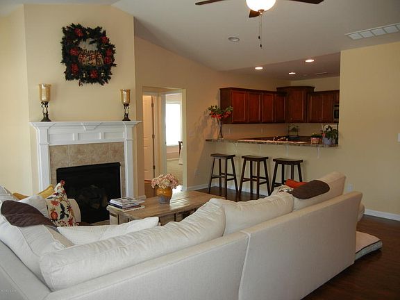 4th image of 613 Shumaker Dr