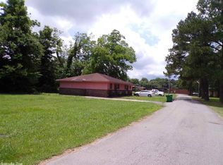 1104 W Saracen St, Pine Bluff, AR 71601