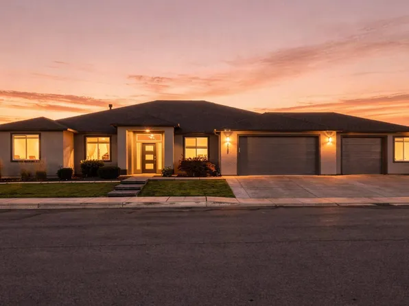 6623 Cyprus Loop, West Richland, WA 99353