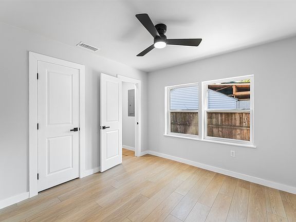 2nd image of 125 NE 29th St