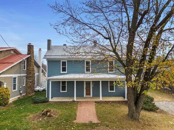 202 Shenandoah Ave, Edinburg, VA 22824