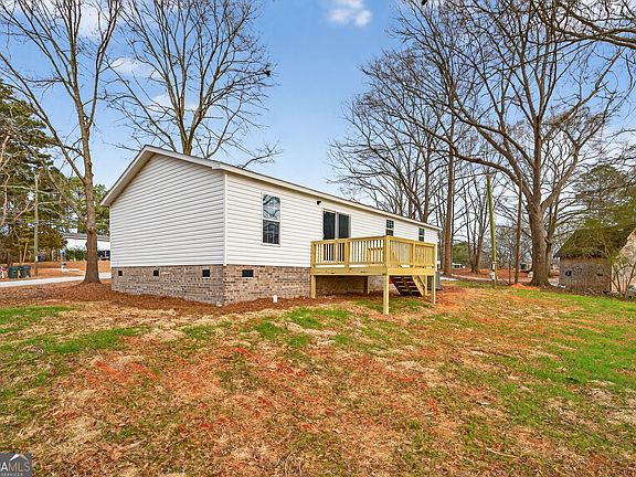 4th image of 720 Woodland Cir