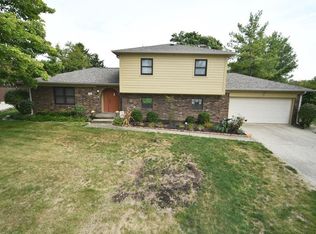 747 Hillcrest Dr, Greenwood, IN