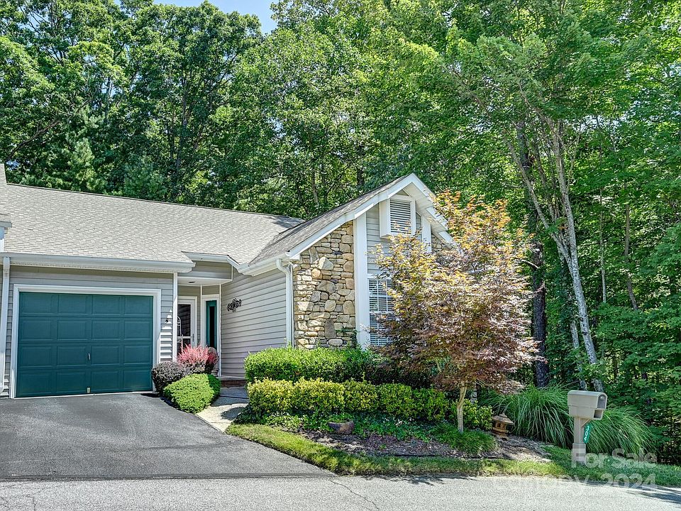 1st image of 304 Laurel Park Pl