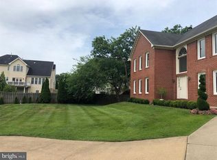 3724A Munson Rd, Falls Church, VA 22041