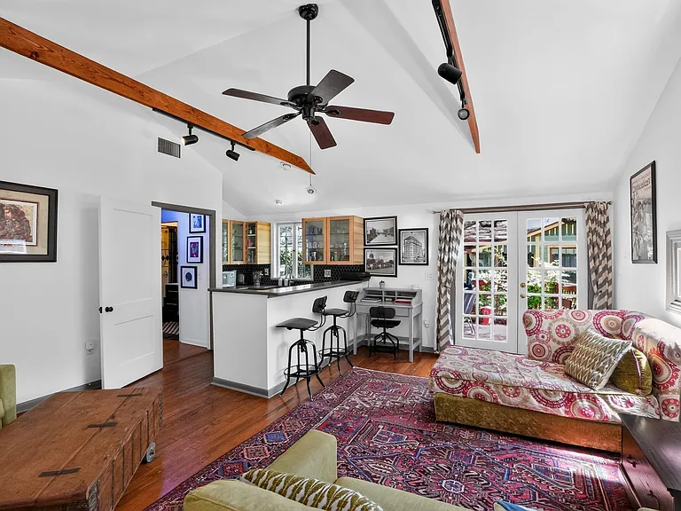 221 Park Ln — Photo 24