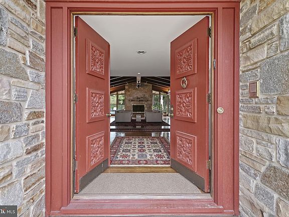 5th image of 18 Lapidum Rd