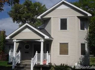 203 E Maple St, Holly, MI 48442