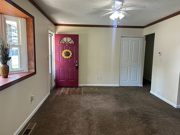 3rd image of 4783 Bradley Dr