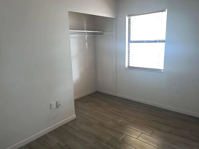 708 Fairmont Dr — Photo 9