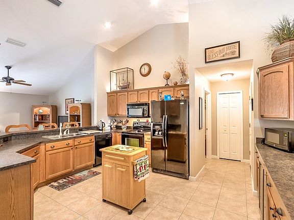5th image of 117 McGill Cir