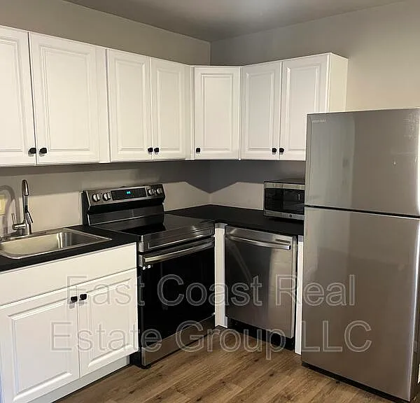 121 E Franklin St #2 — Photo 7