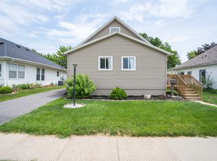 329 4th St, West Des Moines, IA 50265