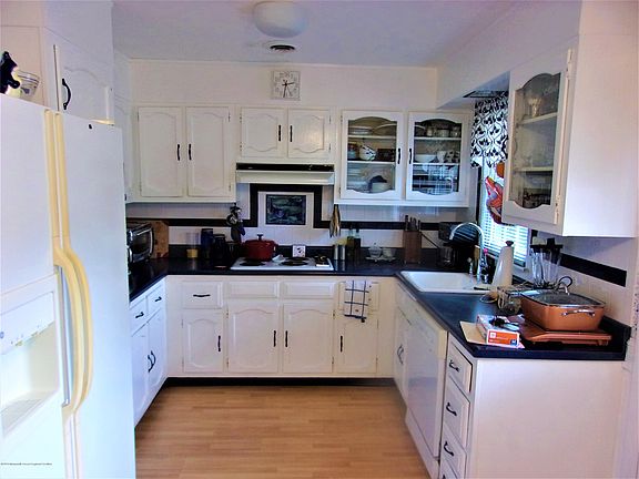 2nd image of 2A Edinburgh Ln #A