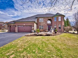8 Crenshaw Ct, Bolingbrook, IL 60490
