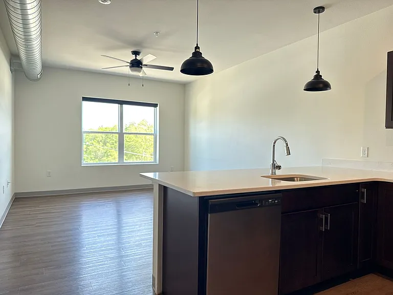 The Leo at the Hub Apartments — Photo 28