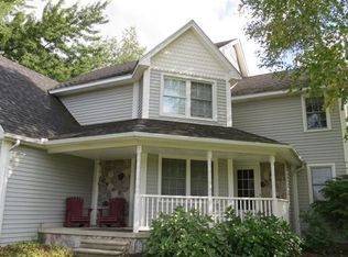 1550 High Pointe Dr, Commerce Township, MI 48390