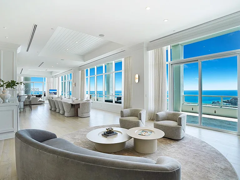 4401 Collins Ave #PH SOUTH — Photo 11