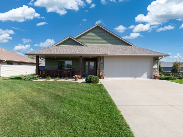 549 Elk St S, Belle Plaine, MN 56011