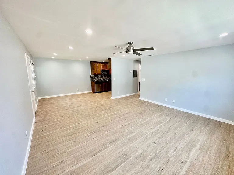 9721 Graham Street — Photo 12